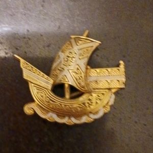 VENTAGE VIKINGS SHIP SHIRT PIN